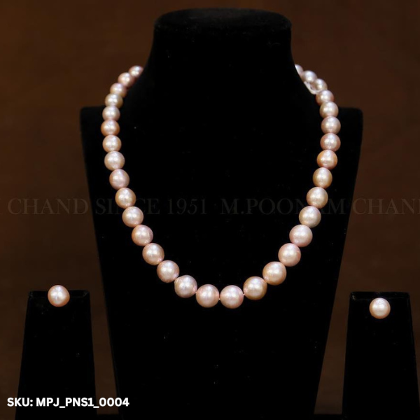 One Line Pearl Necklace